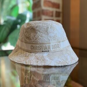 DIOR D-Bobby Metallic Oblique Bucket Hat